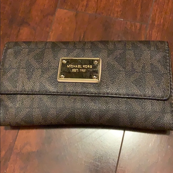 Michel Kors Logo wallet - Picture 1 of 4
